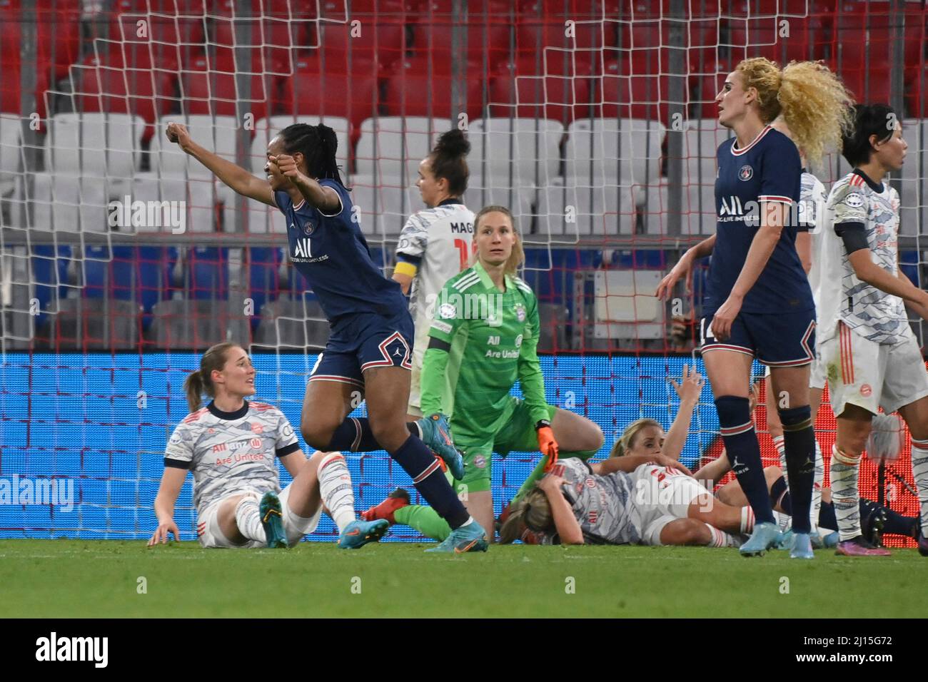 Goaljubel Marie Antoinette KATOTO (PSG) nach dem Tor zu 0-2, Jubel, Freude, Begeisterung, Aktion. FC Bayern München - Paris Saint-Germain 1-2 Fußball Champions League der Frauen, Viertelfinale am 22.. März 2022, Fußballarena München. DIE DFL-VORSCHRIFTEN VERBIETEN DIE VERWENDUNG VON FOTOS ALS BILDSEQUENZEN UND/ODER QUASI-VIDEO. Stockfoto