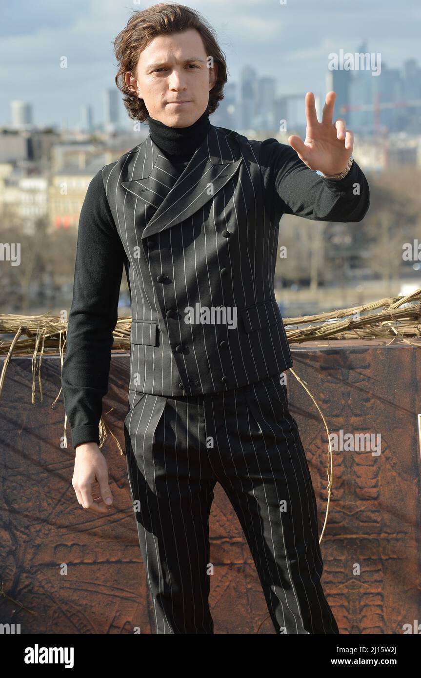 Tom Holland ( Spiderman) nimmt an der Uncharted Photocall auf den Champs-Elysees Paris Teil Stockfoto