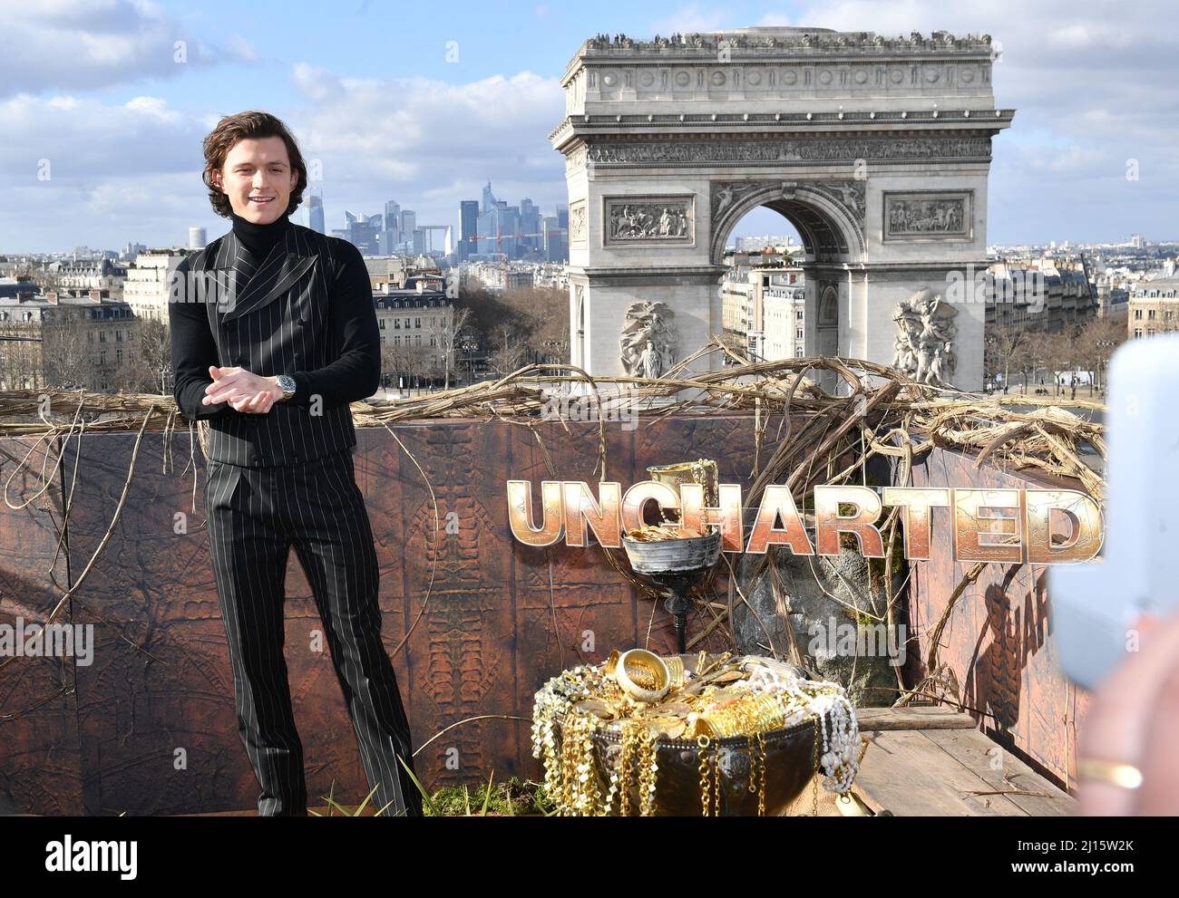 Tom Holland ( Spiderman) nimmt an der Uncharted Photocall auf den Champs-Elysees Paris Teil Stockfoto
