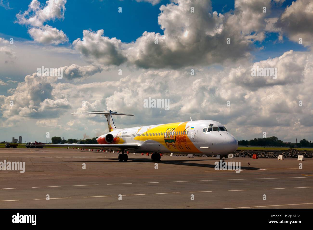 Fluglinie auf dem Vorfeld, Danylo Halytskyi International Airport, Lviv, Ukraine Stockfoto