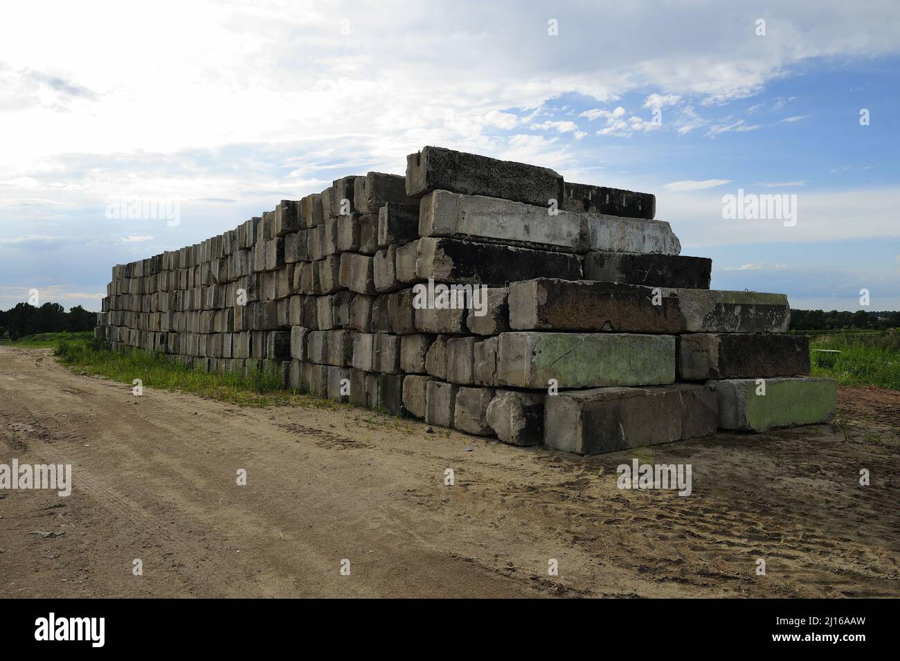 Betonblöcke, Landschaft, Flächenhärtung, Investitionen, Betonplatten, Alt, Rohstoff, gebraucht, Stockfoto
