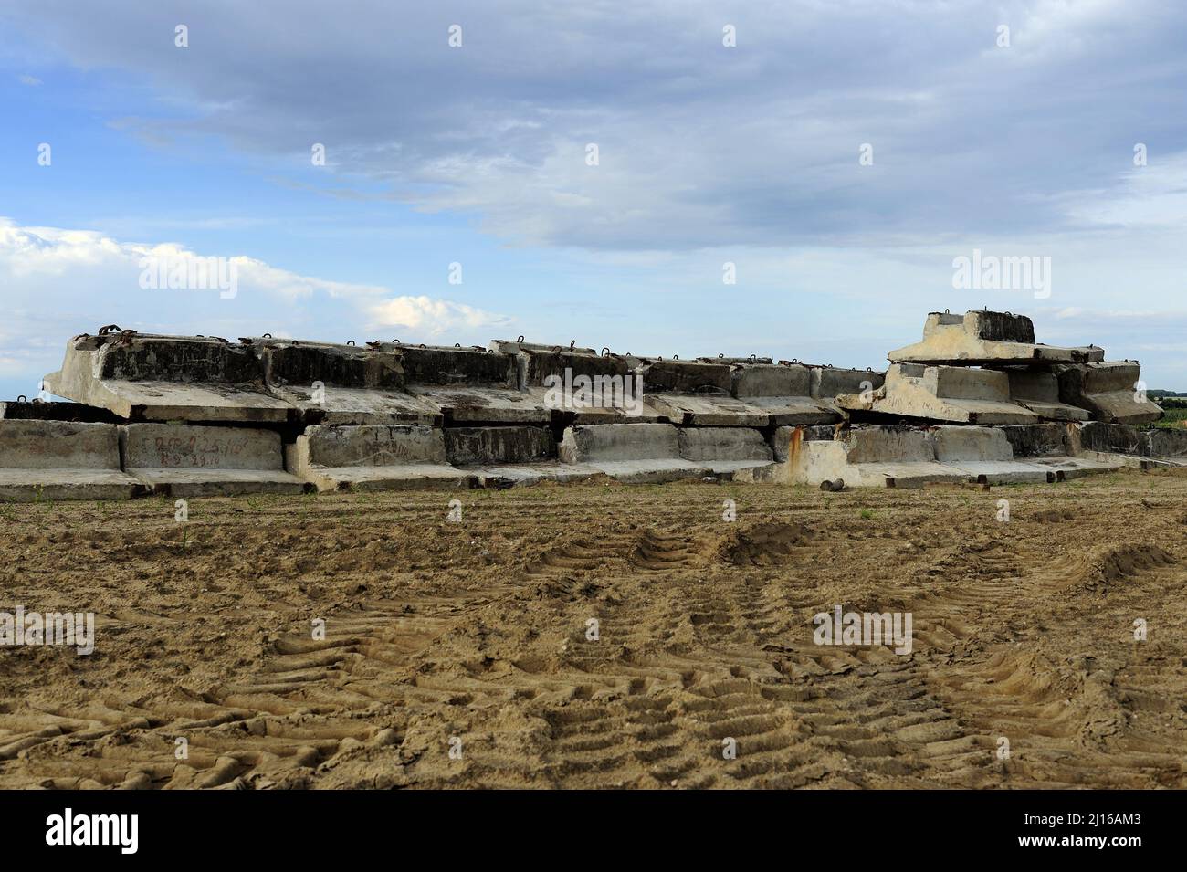 Betonblöcke, Landschaft, Flächenhärtung, Investitionen, Betonplatten, Alt, Rohstoff, gebraucht, Stockfoto