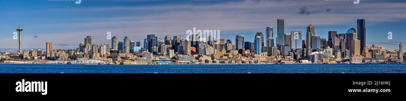 Panoramablick über die Innenstadt mit der legendären Space Needle, Seattle, Washington, USA Stockfoto