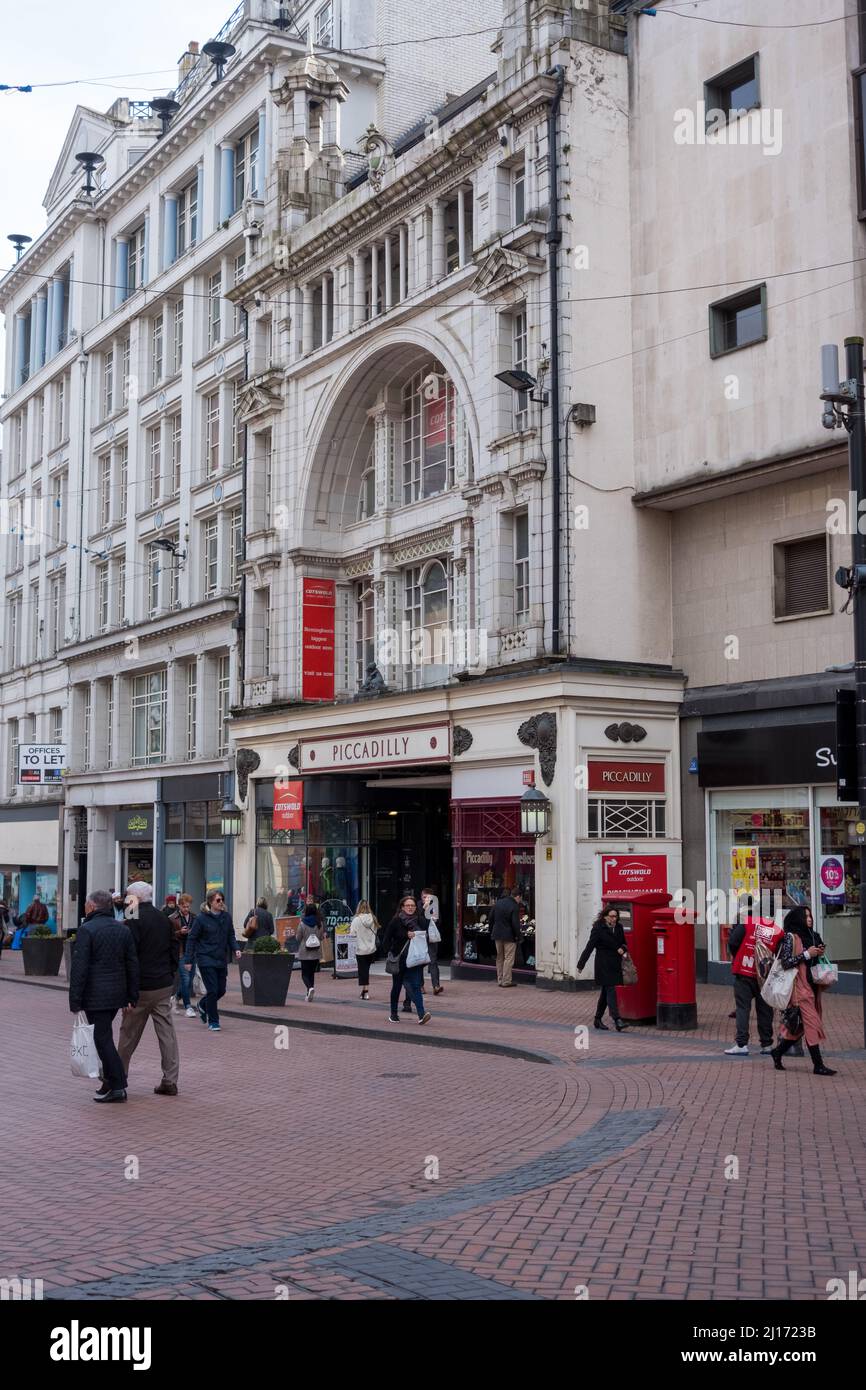 Einkaufsbummel im Stadtzentrum von Birmingham Stockfoto