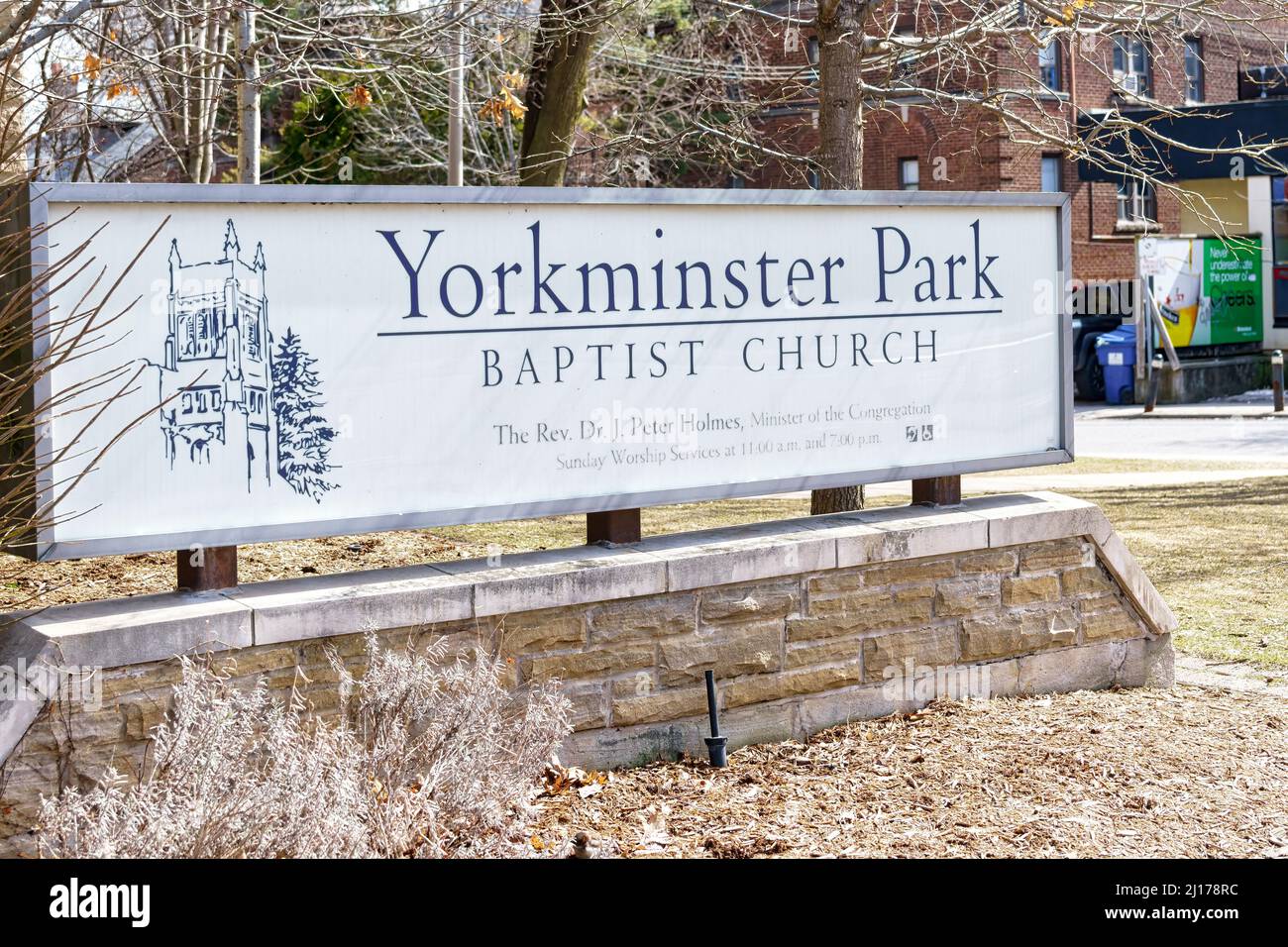 Außenschild für die Yorkminster Park Baptist Church. Der berühmte Ort ist die größte Baptistenkirche in Kanada Stockfoto