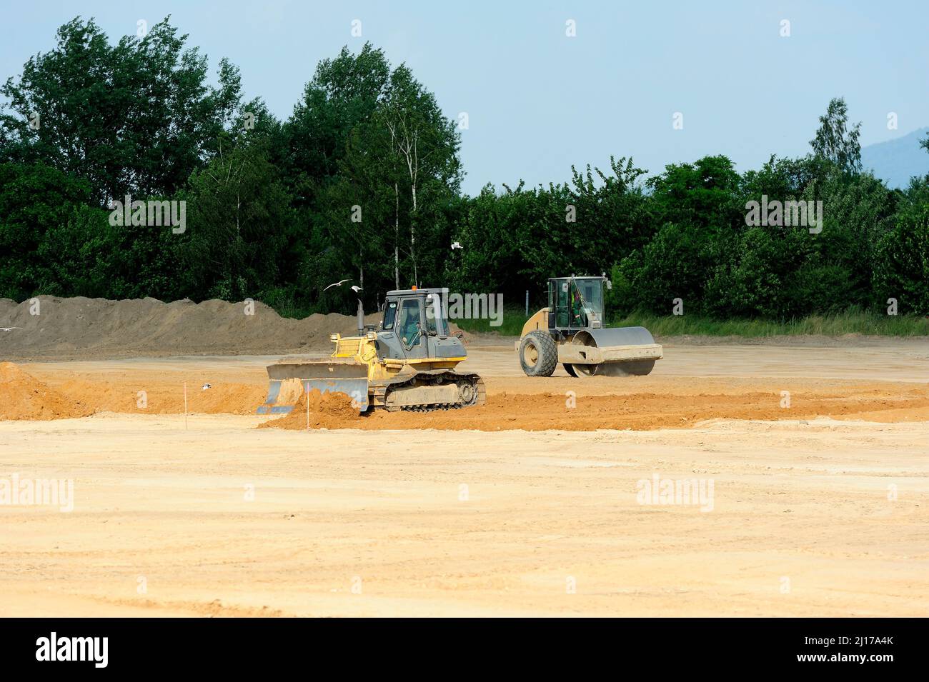 Erde, Erdarbeiten, Bagger, Eimer, Schicht, Abbau, Bergbau, schwere Ausrüstung, Arbeit, Arbeit, Gelände, Ausgrabungen, Verladung, Transport, Gewicht, Sicherheit Stockfoto