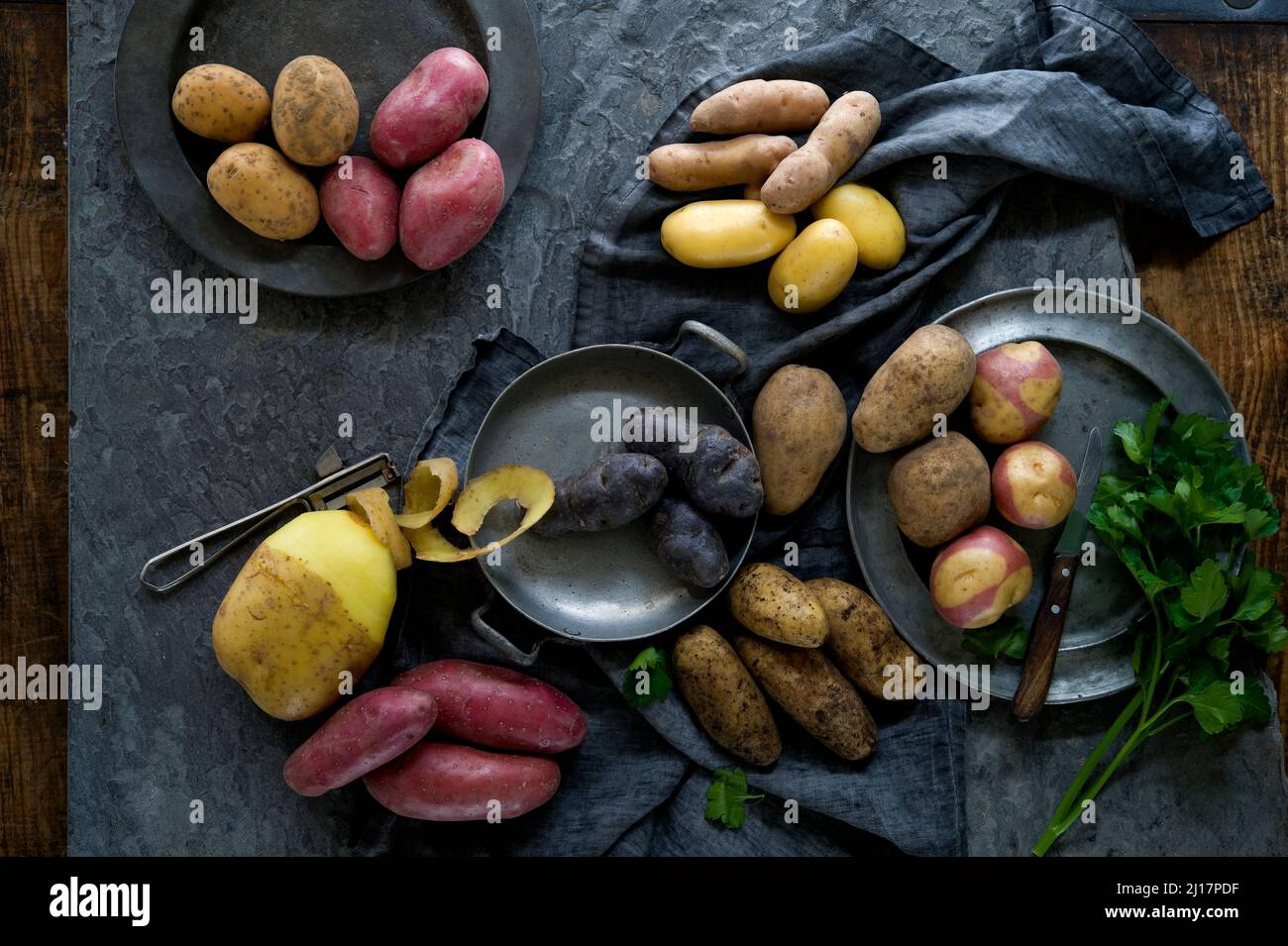Studio Schuss von verschiedenen Sorten von Rohkartoffeln Stockfoto