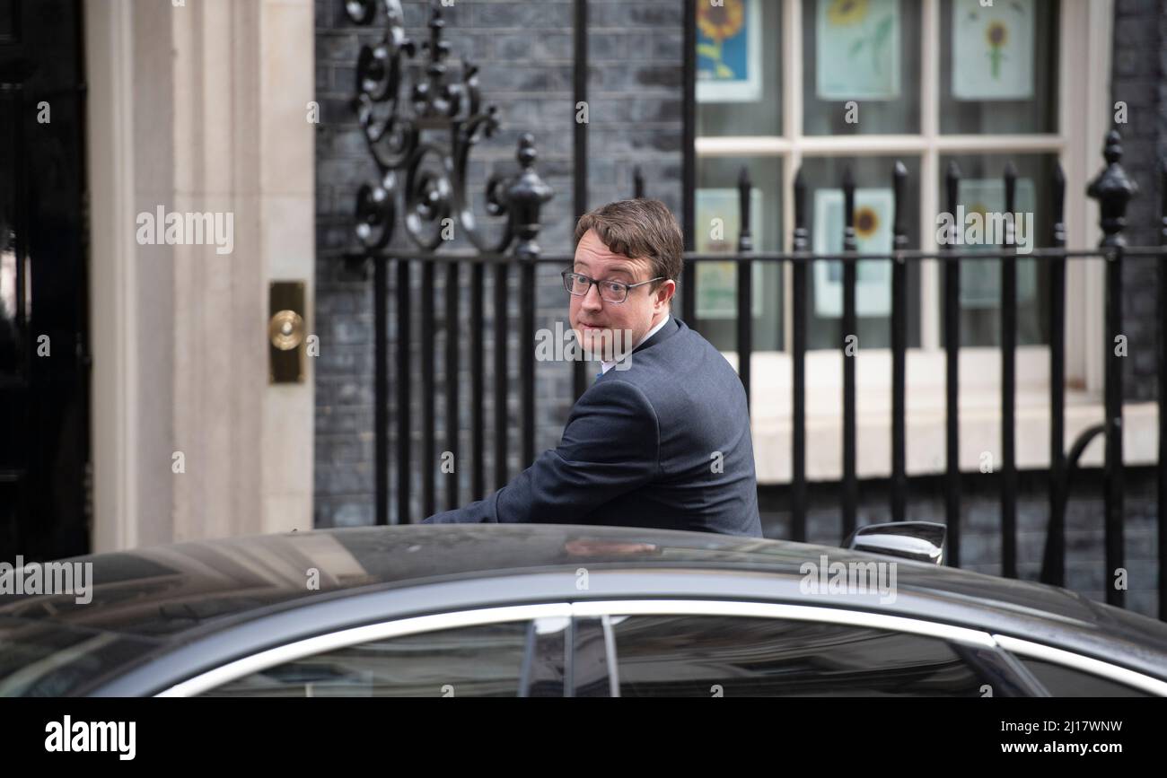 Downing Street, London, Großbritannien. 23. März 2022. Simon Clarke MP, Chief Secretary of the Treasury in Downing Street für wöchentliche Kabinettssitzung. Quelle: Malcolm Park/Alamy Live News. Stockfoto