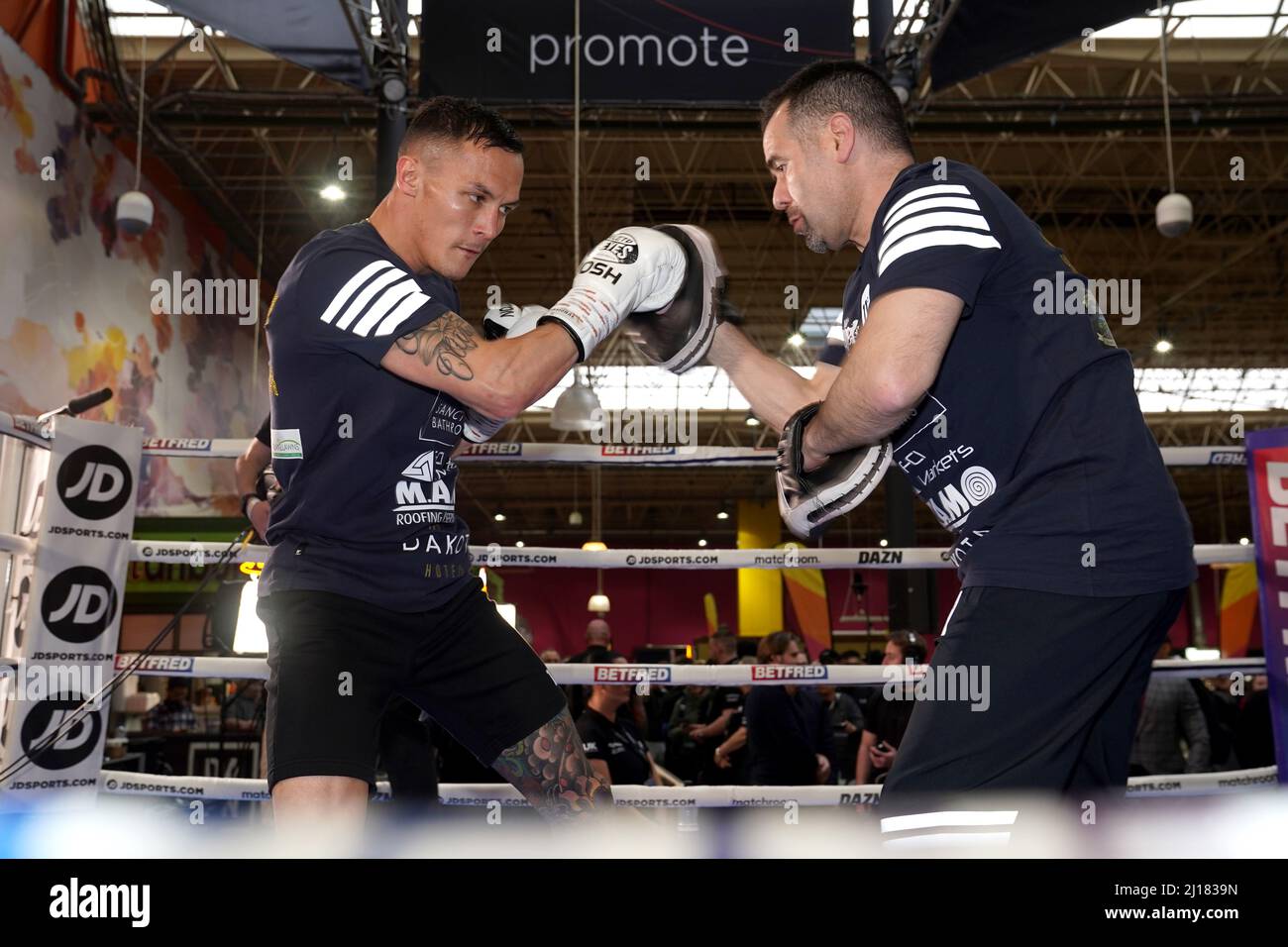 Josh Warrington während eines Medientraining auf dem Leeds Kirkgate Market. Bilddatum: Mittwoch, 23. März 2022. Stockfoto