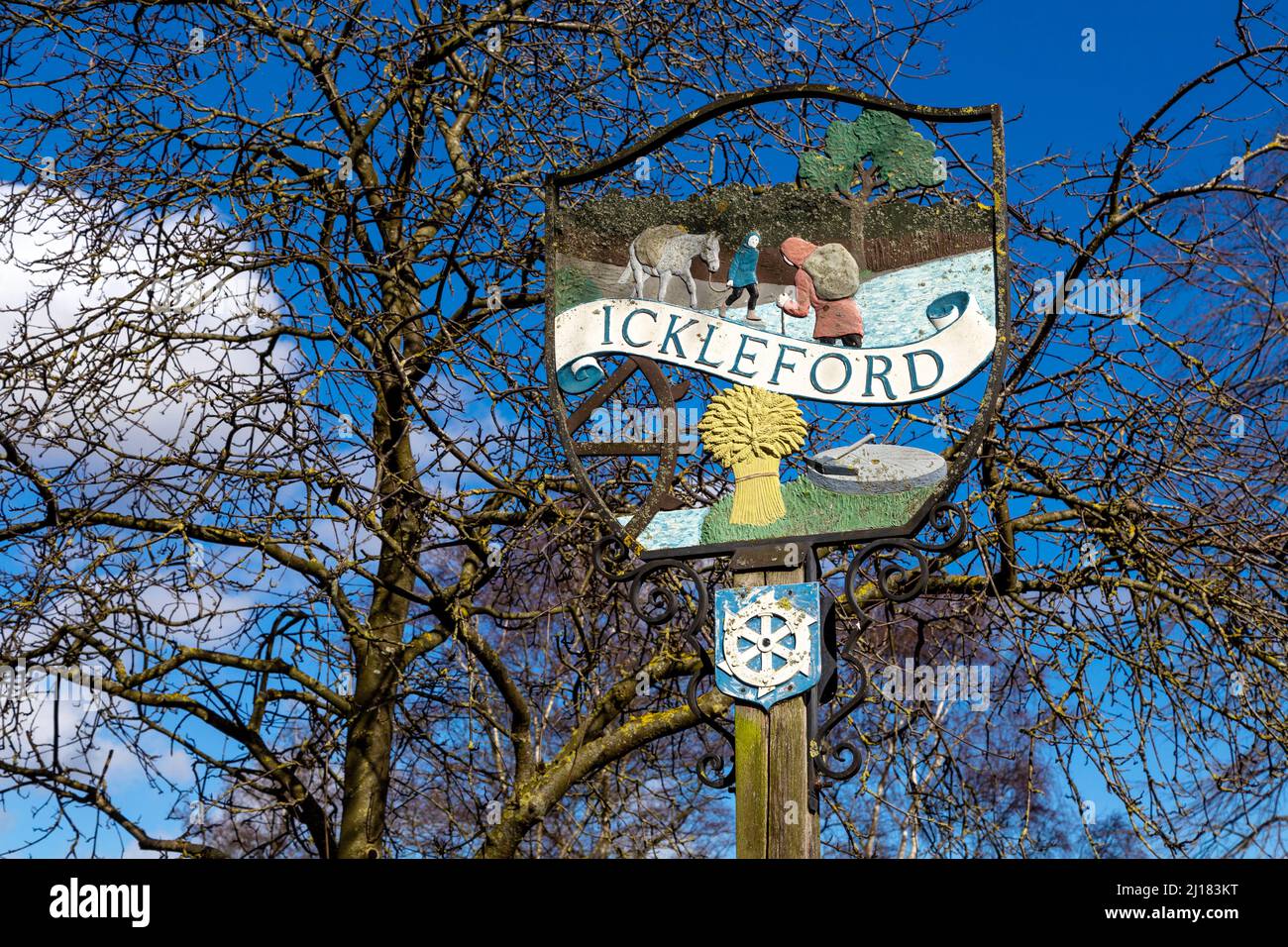 Schild für das Dorf Ickleford in der Nähe von Hitchin, Hertfordshire, Großbritannien Stockfoto