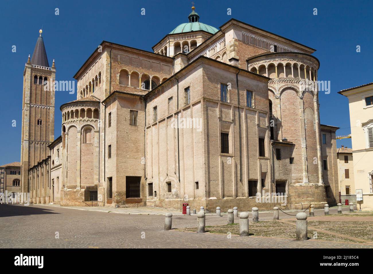 Rückansicht der Kathedrale Santa Maria Assunta in Parma, Italien. Stockfoto