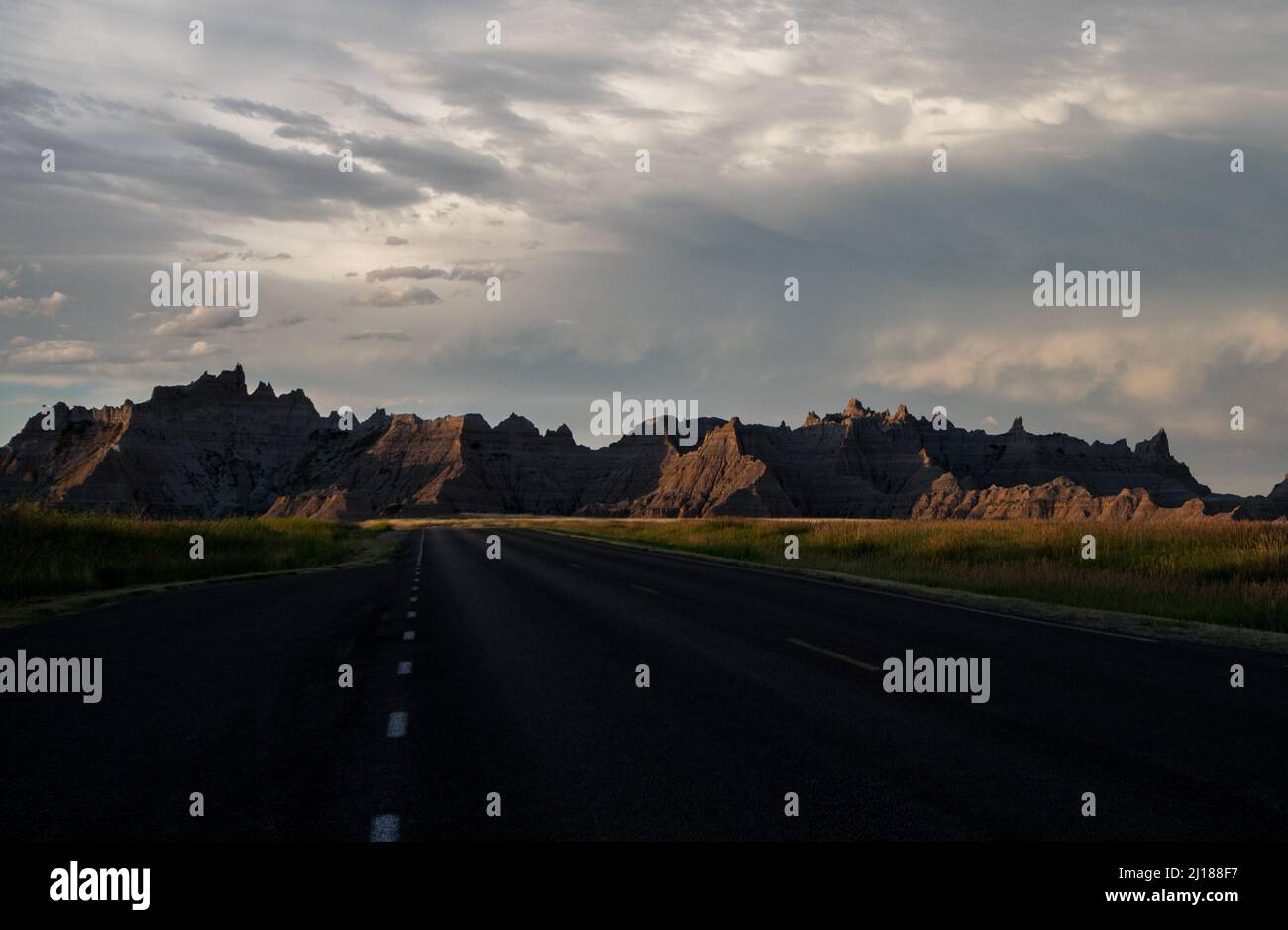 Blick auf den Sonnenuntergang auf den Badlands National Park Stockfoto