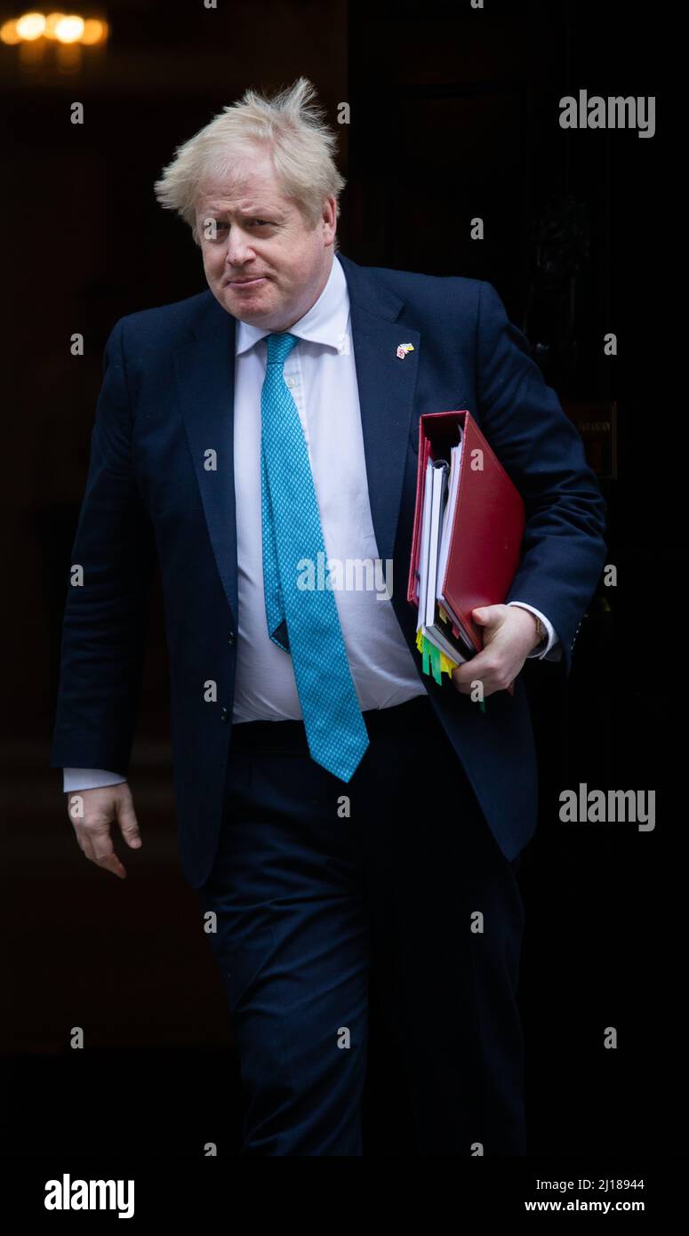 London, England, Großbritannien. 23. März 2022. Der britische Premierminister BORIS JOHNSON verlässt die Downing Street 10 vor der wöchentlichen Fragestunde des Premierministers im Unterhaus. (Bild: © Tayfun Salci/ZUMA Press Wire) Stockfoto