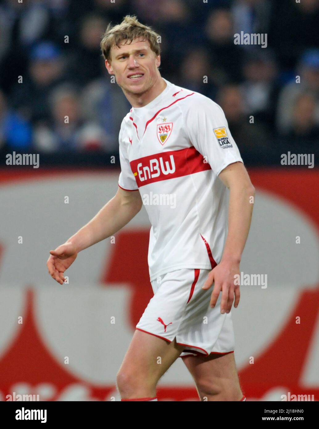 Veltins Arena Gelsenkirchen, Deutschland 12.3.2010 , Fußball: Bundesliga-Spieltag 2009/10 26, Schalke 04 (S04, blau) gegen VfB Stuttgart (VFB, weiß) 2:1 – Pavel POGREBNYAK (VFB) Stockfoto