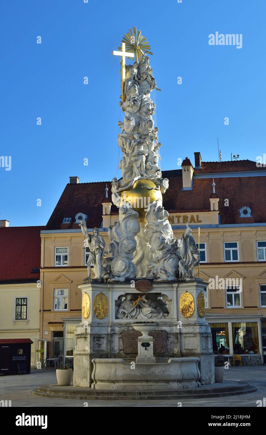 Hauptplatz von Baden mit der Heiligen dreifaltigkeitsstatue, Österreich Stockfoto