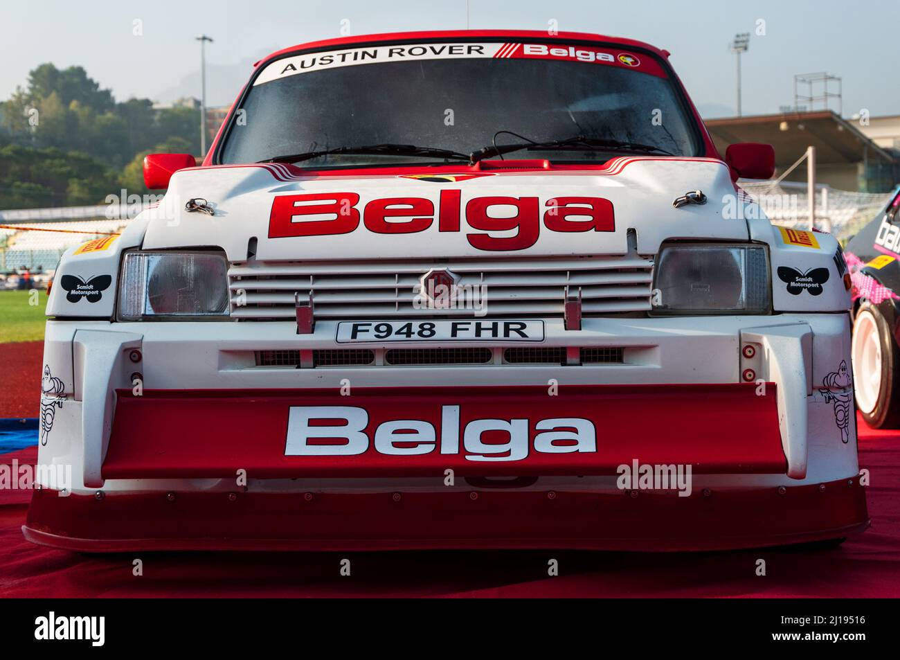 Der MG Metro 6R4 GRUPPO B 1985 Oldtimer-Rallyewagen Stockfoto