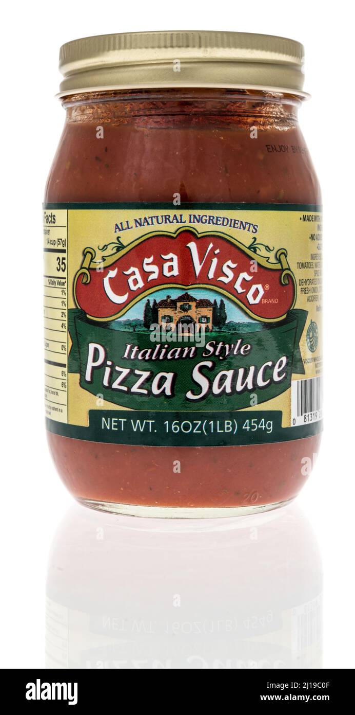 Winneconne, WI -19 März 2021: Ein Paket Casa Visco italienische Pizzasauce auf einem isolierten Hintergrund Stockfoto