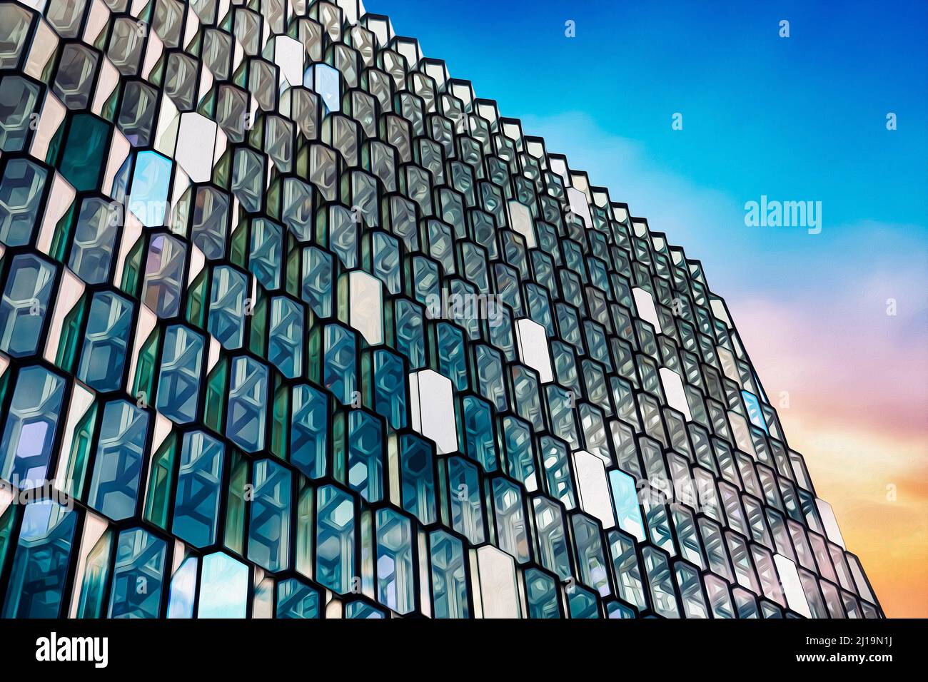 Detail der Glasfassade, Harpa Concert Hall, Architekt Henning Larsen, Fassade des Künstlers Olafur Eliasson, Abendhimmel, Farblicht Stockfoto