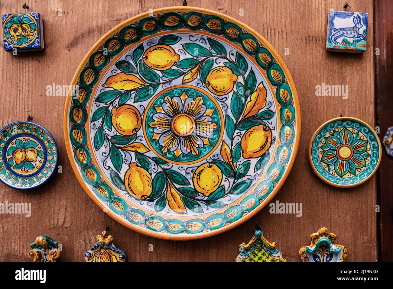 Souvenir, Teller, typische Keramik, Sizilien, Palermo, Sizilien, Italien Stockfoto