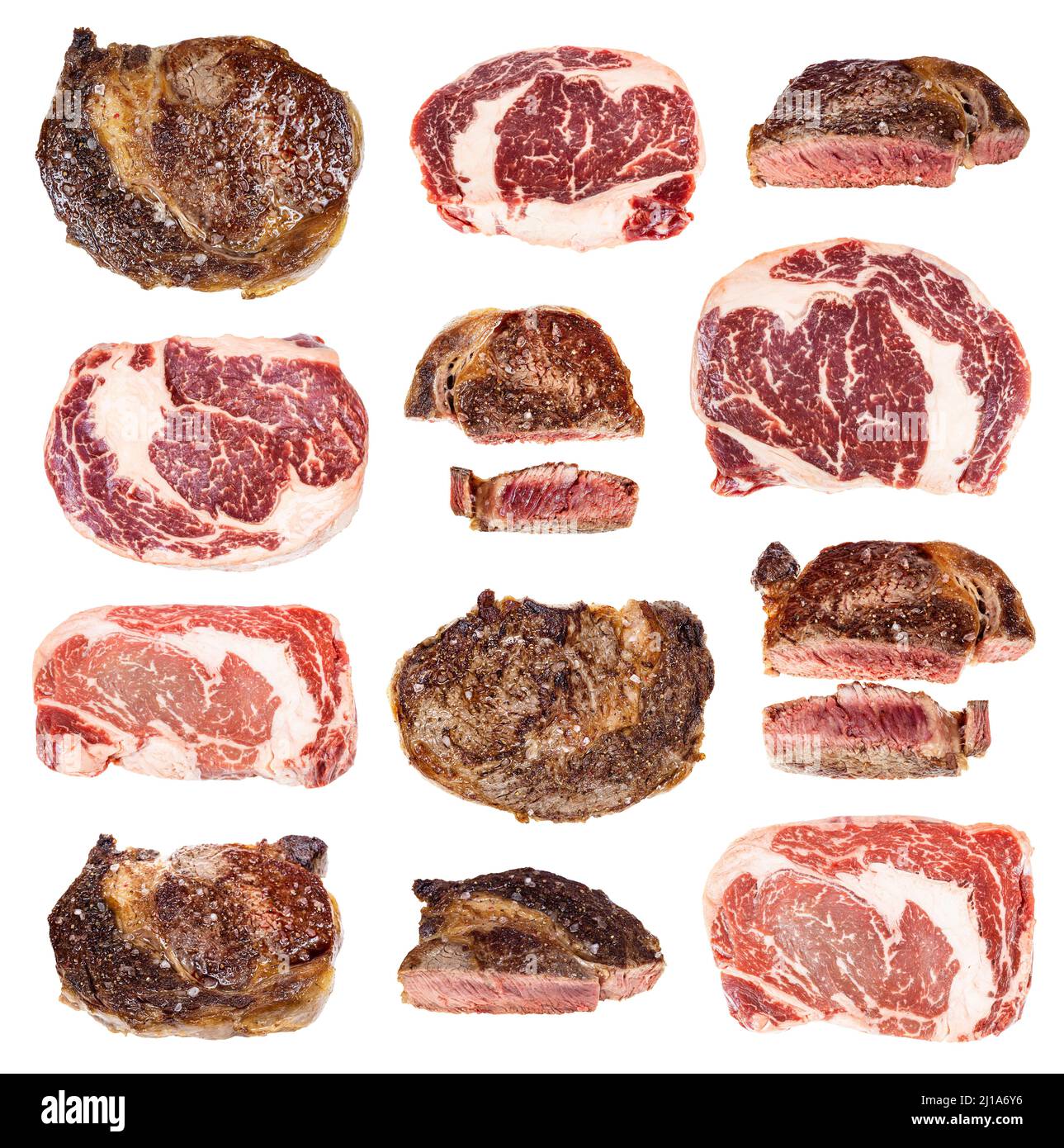 Set von verschiedenen gekochten und rohen Rib Eye Beef Steaks isoliert auf weißem Hintergrund Stockfoto