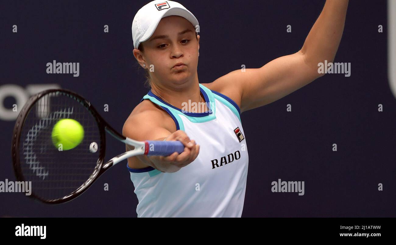 Miami Gardens, Florida, USA. 30. März 2022. Ashleigh Barty aus Australien besiegt Karolina Pliskova aus Tschechien am dreizehnten Tag im Damenfinale bei den Miami Open im Hard Rock Stadium am 30. März 2019 in Miami Gardens, Florida. Kredit: Hoo Me.Com/Media Punch/Alamy Live Nachrichten Stockfoto