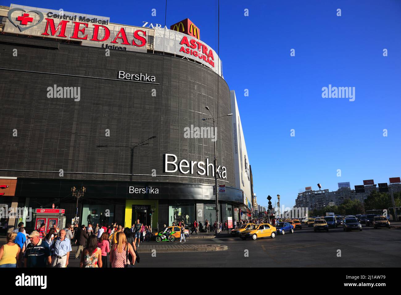 Bershka Shopping-Center, Bukarest, Rumänien Stockfotografie - Alamy