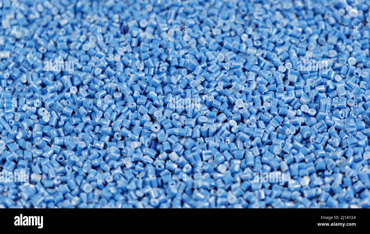 Sekundärgranulat aus Polypropylen, Blue Plastic Pellets bröckelt auf