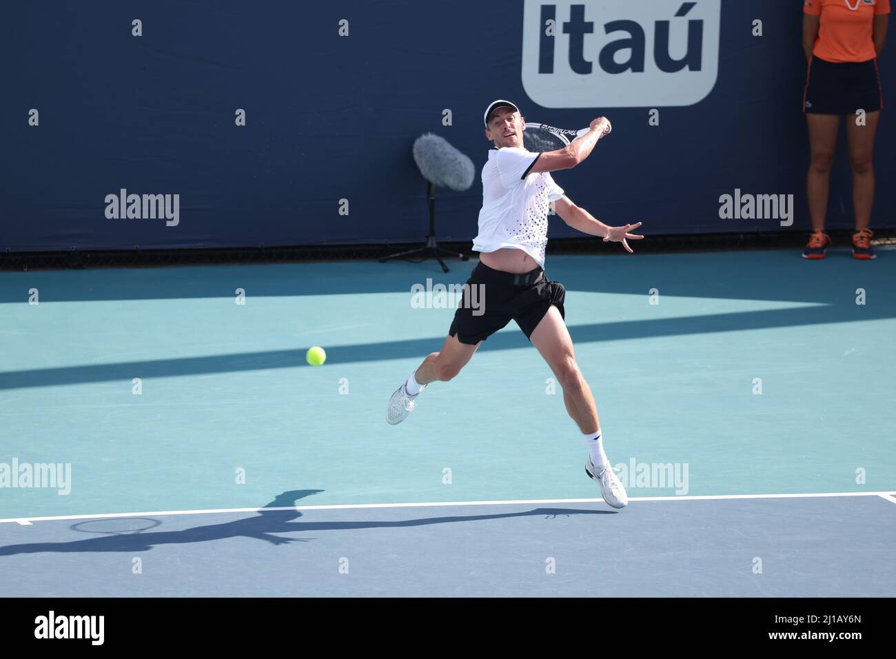 Miami Gardens, Florida, USA. 23. März 2022. John Millman am 3. Tag der Miami Open im Hard Rock Stadium am 23. März 2022 in Miami Gardens, Florida Menschen: John Millman . Kredit: Hoo Me.Com/Media Punch/Alamy Live Nachrichten Stockfoto