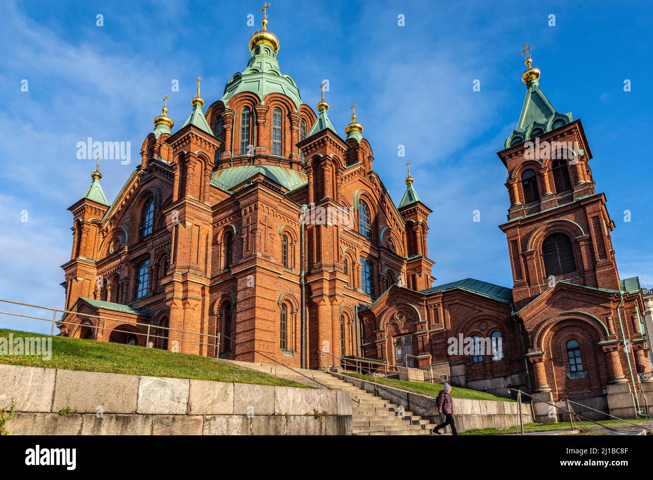 DIE GLOCKENTÜRME DER USPENSKI-KATHEDRALE, DEM ZENTRUM DER FINNISCH-OSTORTHODOXEN KIRCHE, HELSINKI, FINNLAND, EUROPA Stockfoto