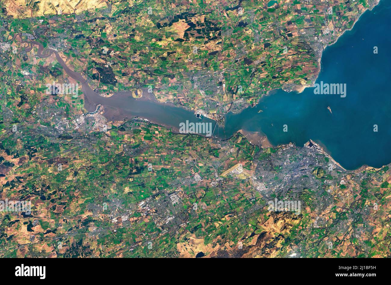 SCHOTTLAND, Großbritannien - 08. März 2022 - Dieses erstaunliche Satellitenbild von Landsat 9 zeigt West Lothian, Midlothian, East Lothian, Fife, Edinburgh und den Rest Stockfoto