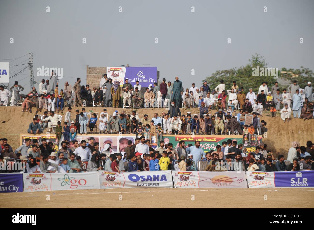 23. März 2022, Rawalpndi, Punjab, Pakistan: Kabaddi ist ein beliebter und beliebter Sport in Pakistan und Indien. Das Spiel wird in jedem Dorf in beiden Ländern gespielt. Kabaddi ist eine Kombination aus Wrestling, Karate, Leichtathletik und Laufen. Kabaddi wird hauptsächlich in Punjab gespielt. 2010 fand die erste Kabaddi-Weltmeisterschaft statt, die Indien gewann. Die zweite Weltmeisterschaft fand 2011 statt, die dritte 2012, die vierte 2013 und die fünfte 2014, die noch von Indien gewonnen wird. Die jüngste Kabaddi-Weltmeisterschaft fand im Februar 2020 in Pakistan statt. Die Pakistan gewonnen und Pakistan besiegt verteidigenden champi Stockfoto