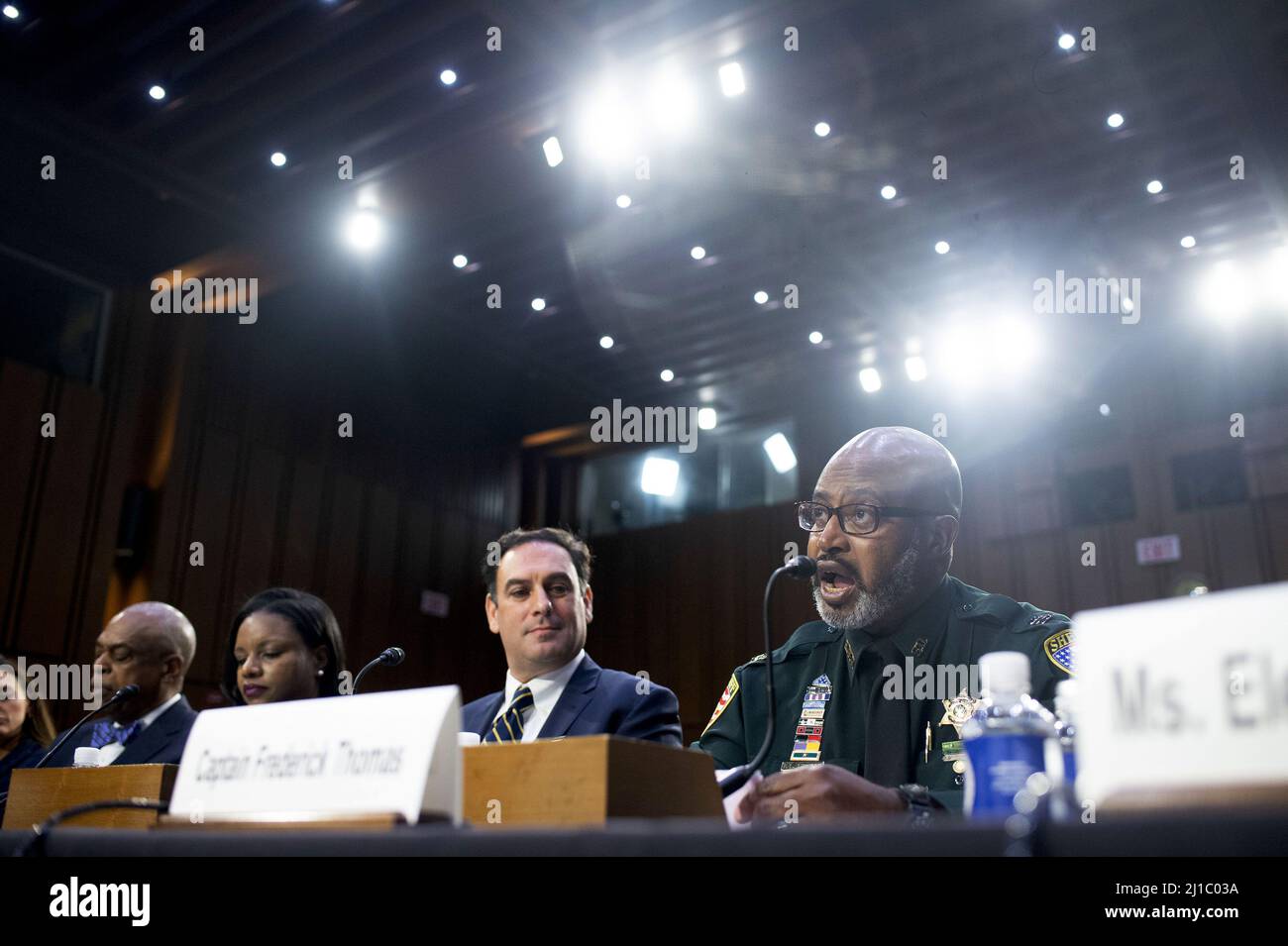 Washington, Usa. 24. März 2022. Frederick Thomas, der nationale Präsident der Nationalen Organisation der schwarzen Vollzugsbehörden, ein Zeuge der Persönlichkeit während der Bestätigungsverhandlung des Justizausschusses des Senats über Ketanji Brown Jackson, bezeugt am Donnerstag, den 24. März 2022, auf dem Capitol Hill in Washington DC. Jackson wurde von Präsident Joe Biden nominiert, den Sitz des Obersten Gerichtshofes Stephen Breyer zu besetzen, als er diesen Sommer in den Ruhestand tritt. Foto von Bonnie Cash/UPI Credit: UPI/Alamy Live News Stockfoto