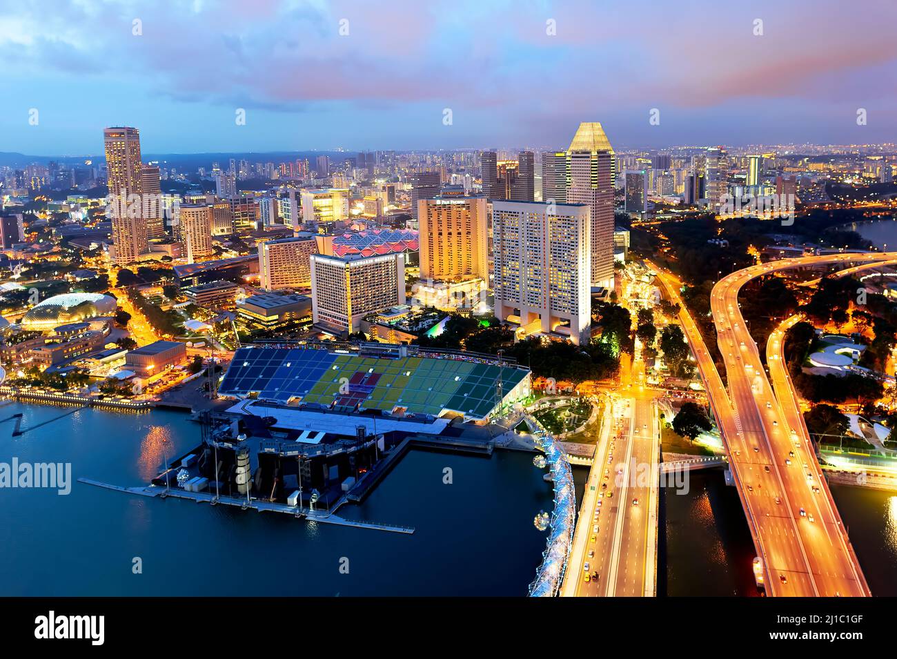 Singapur. Stadtbild bei Sonnenuntergang Stockfoto