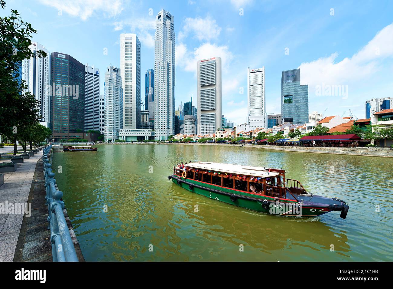 Bootstour durch die Innenstadt von Singapur Stockfoto
