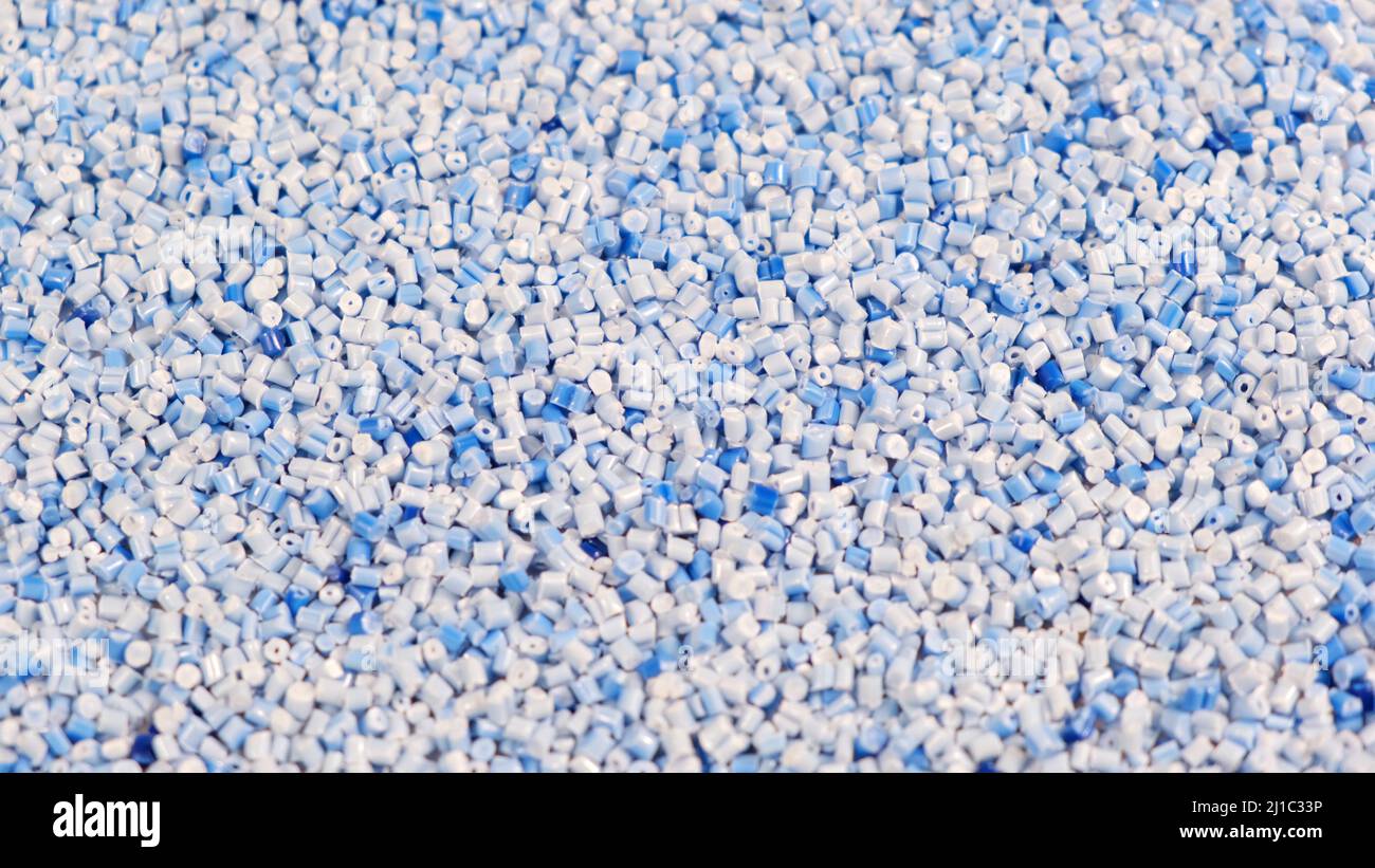 Sekundärgranulat aus Polypropylen, Blue Plastic Pellets bröckelt auf