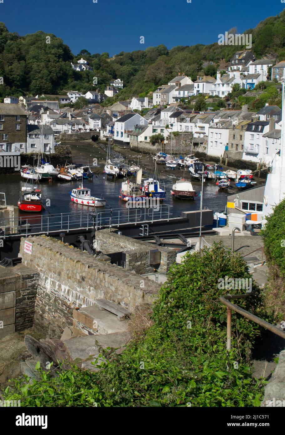 Blick auf den Hafen von Polperro in Cornwall Stockfoto
