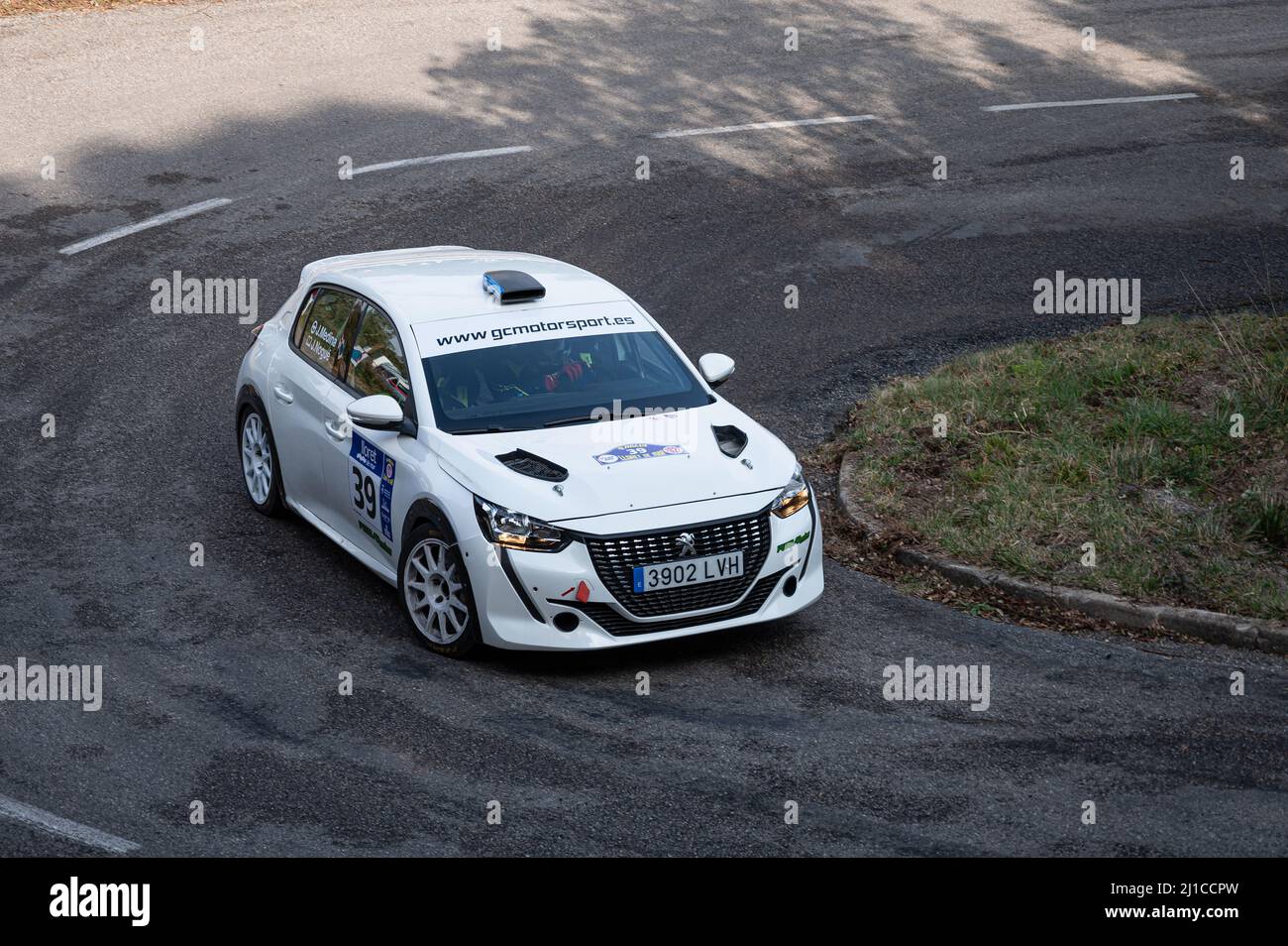 Die Peugeot 208 Rallye 4 in Lloret de Mar Asphaltfahrt Stockfoto