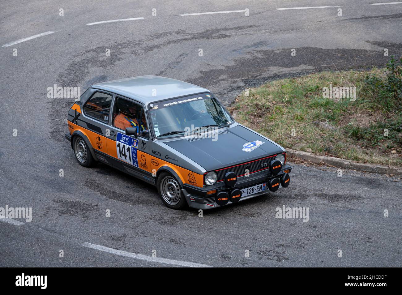 Eine Nahaufnahme eines Volkswagen Golf GTI MKI in 9 Lloret de Mar Asphalt Rallye Stockfoto