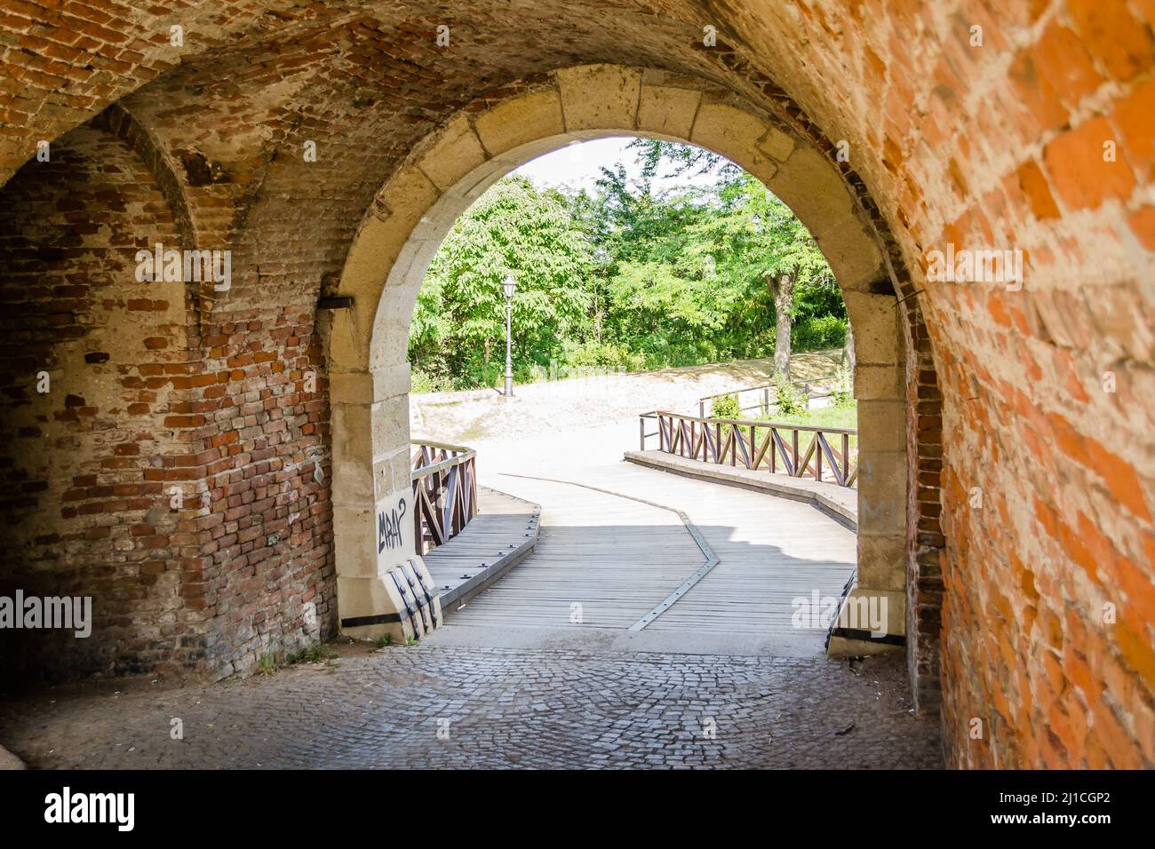 Verlassen Sie den oberen Teil der Festung Petrovaradin. Stockfoto