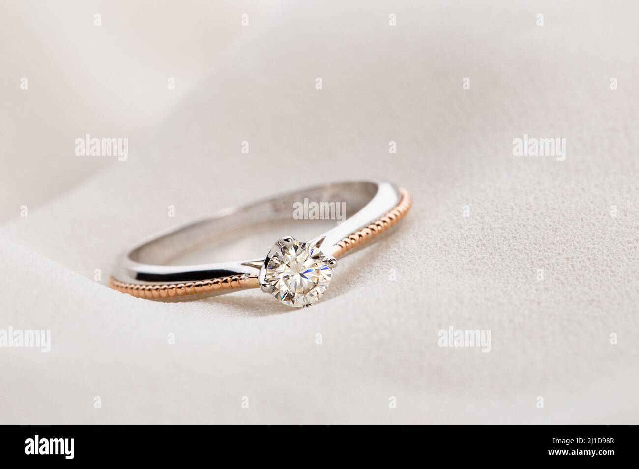 Bild von Mann und Frau mit Ehering Stockfoto