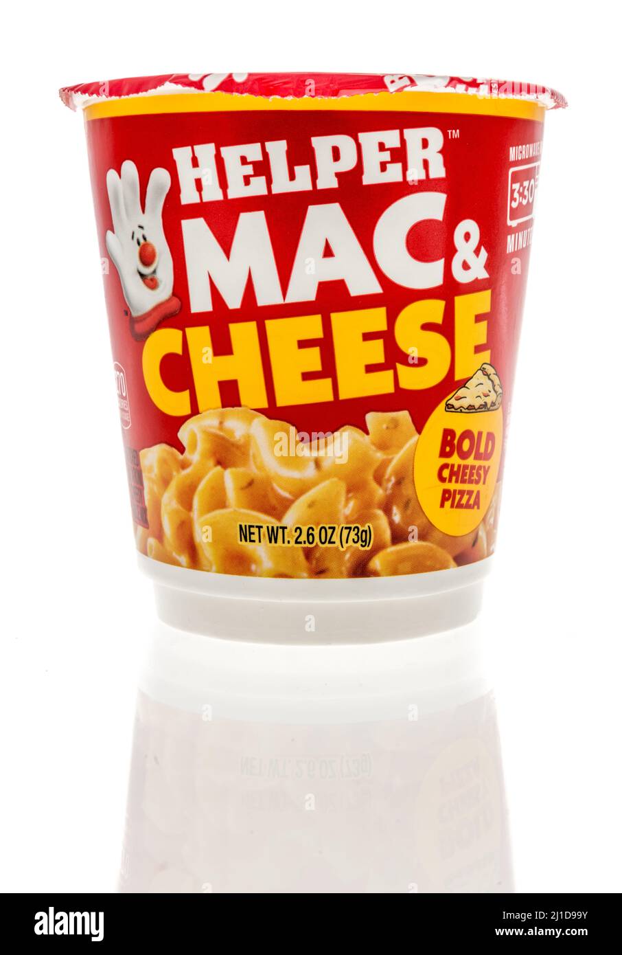 Winneconne, WI -20. März 2021: Ein Paket von hamberger Helfer mac und Käse-Dinner auf einem isolierten Hintergrund Stockfoto
