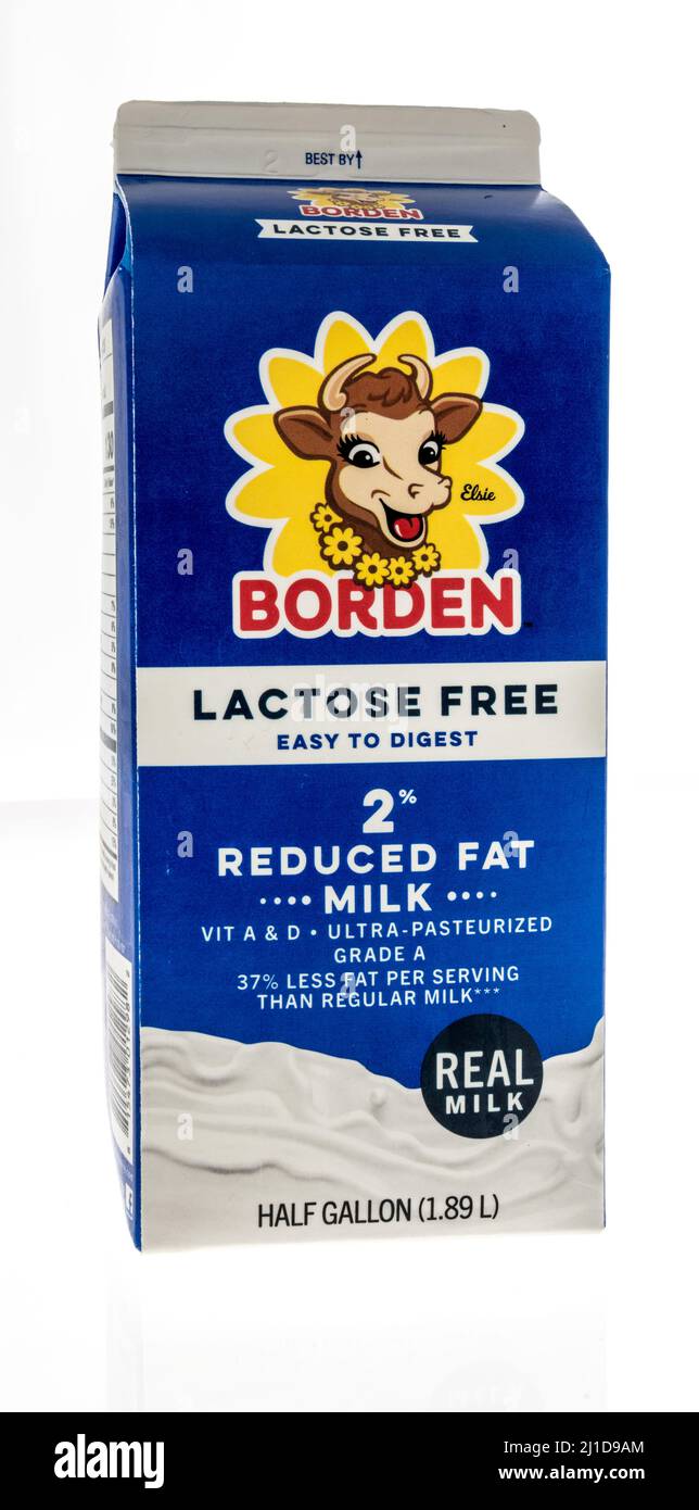 Winneconne, WI -20. März 2021: Ein Paket von Borden laktosefreier Milch auf einem isolierten Hintergrund Stockfoto