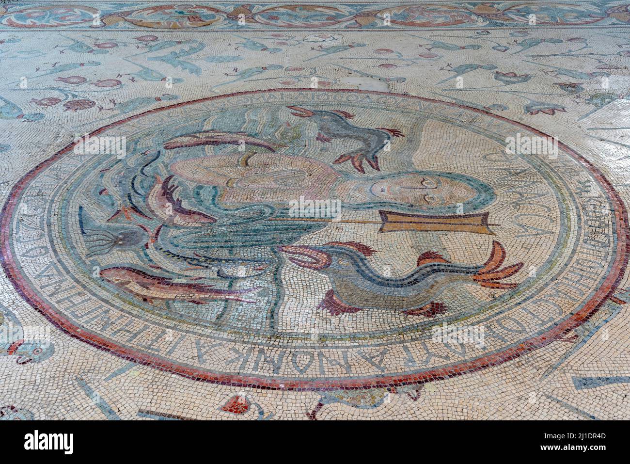 Ein buntes Mosaik in der Kirche der Apostel, Madaba, Jordanien. Stockfoto