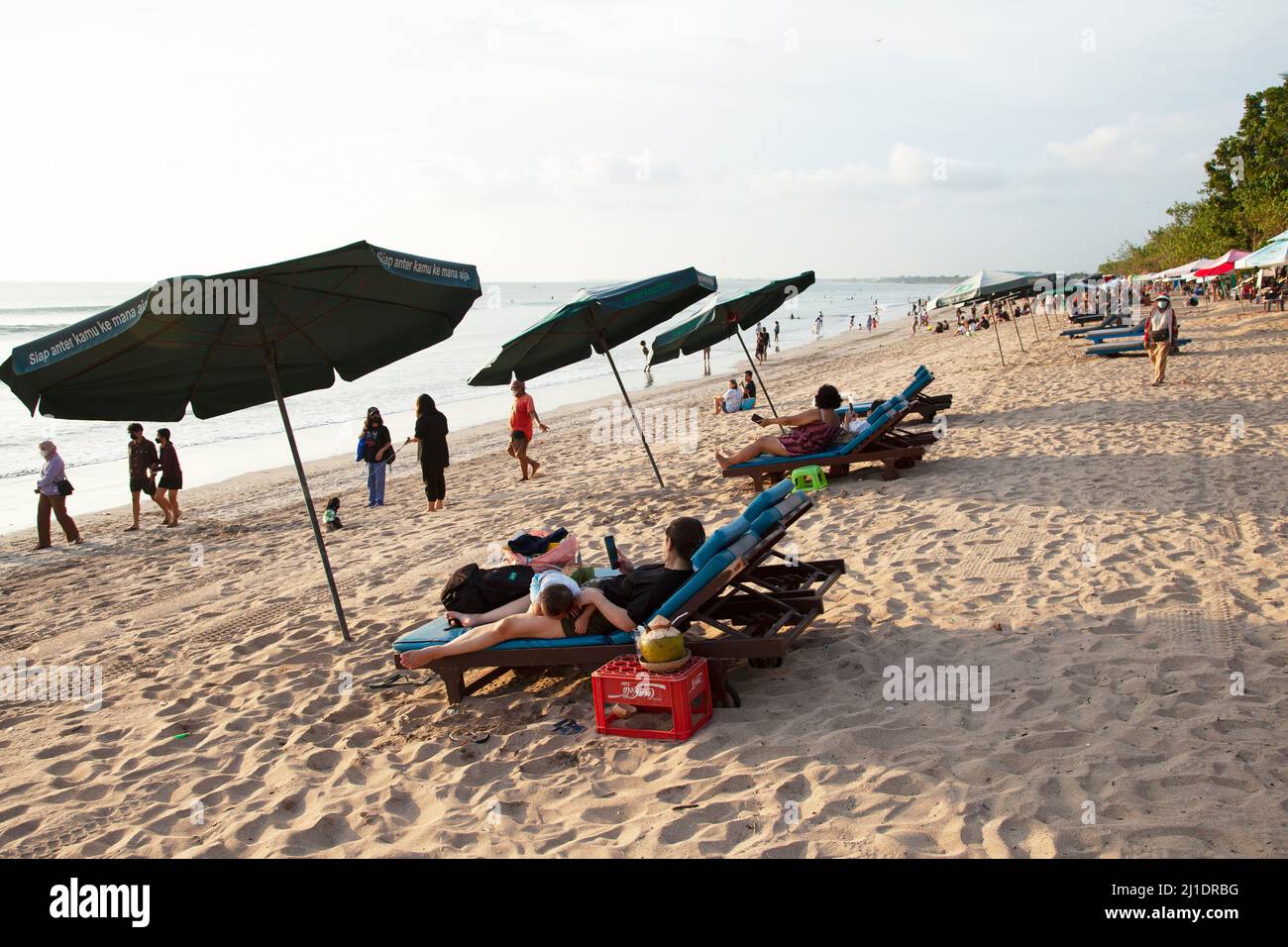 Kuta Beach in Bali, Indonesien im März 2022. Stockfoto
