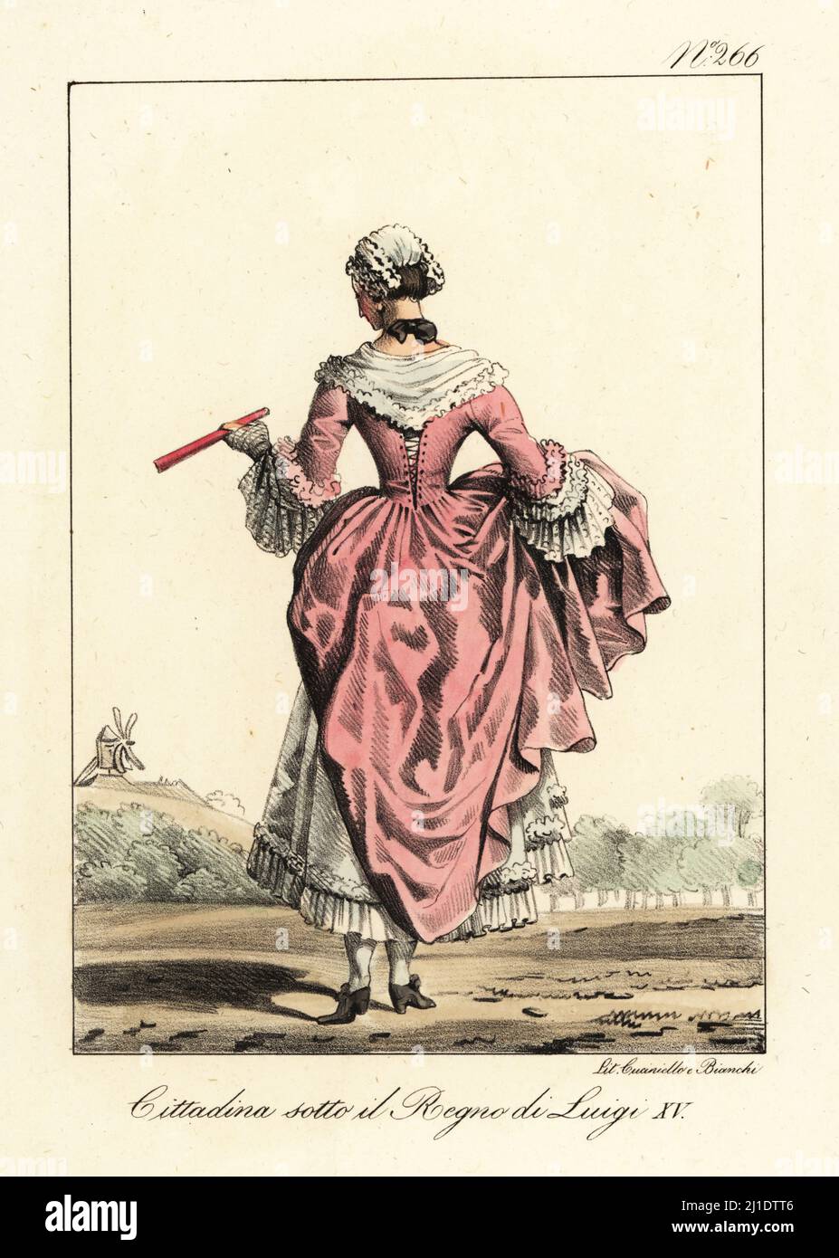 Rückansicht des Kostüms einer französischen Bürgerin, Mitte des 18.. Jahrhunderts. Im Kleid mit Spitzenkragen, Manschetten und Petticoats, Haube und Fächer. Bourgeoise sous le Regne de Louis XV. Handkolorierte Lithographie von Lorenzo Bianchi und Domenico Cuciniello nach Hippolyte Lecomte aus Costumi civili e militari della monarchia francese dal 1200 al 1820, Neapel, 1825. Italienische Ausgabe von Lecomtes zivilen und militärischen Kostümen der französischen Monarchie von 1200 bis 1820. Stockfoto
