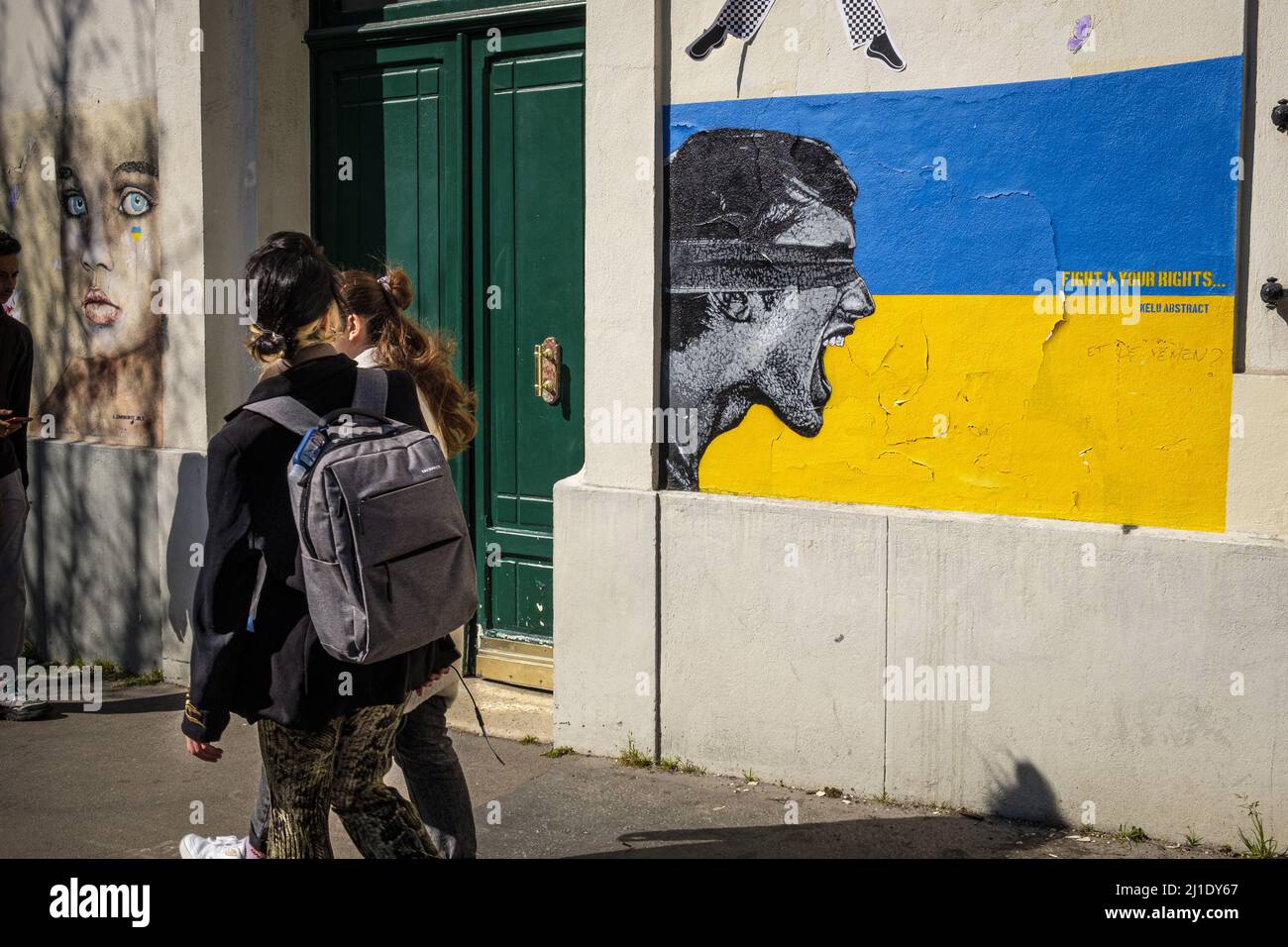 Paris (75) 13e arrdt. Quartier de la Butte aux Cailles. Sur un mur de la rue de la Butte aux Cailles, une peinture murale de l'artiste Demoiselle MM, Stockfoto