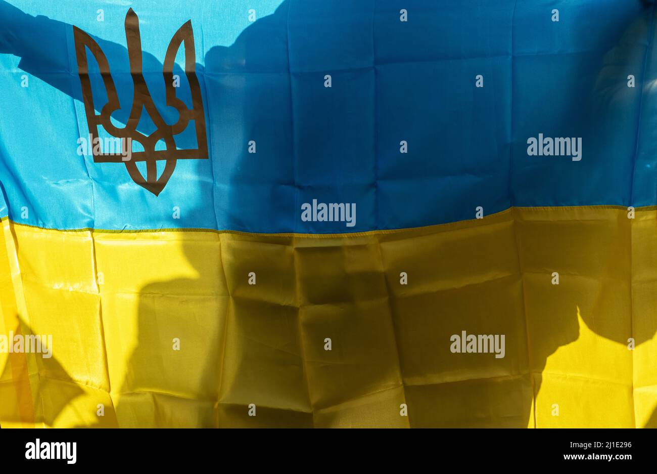 06.03.2022, Deutschland, Bremen, Bremen - Wir stehen für die Ukraine - Demonstration gegen Putins Krieg gegen die Ukraine. 00A220306D001CAROEX.JPG [MODELLVERÖFFENTLICHUNGSVERSION Stockfoto