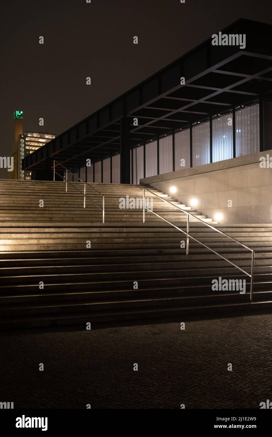 26.01.2022, Deutschland, Berlin, Berlin - Neue Nationalgalerie, Museum für Kunst des 20.. Jahrhunderts der Berliner Nationalgalerie - frisch renoviert. Stockfoto