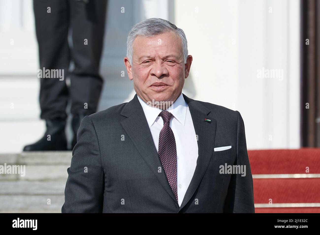 15.03.2022, Deutschland, Berlin, Berlin - Abdullah II. Bin Al-Hussein, König des Haschemitischen Königreichs Jordanien vor dem Bellevue-Palast. 00R220315D008CA Stockfoto
