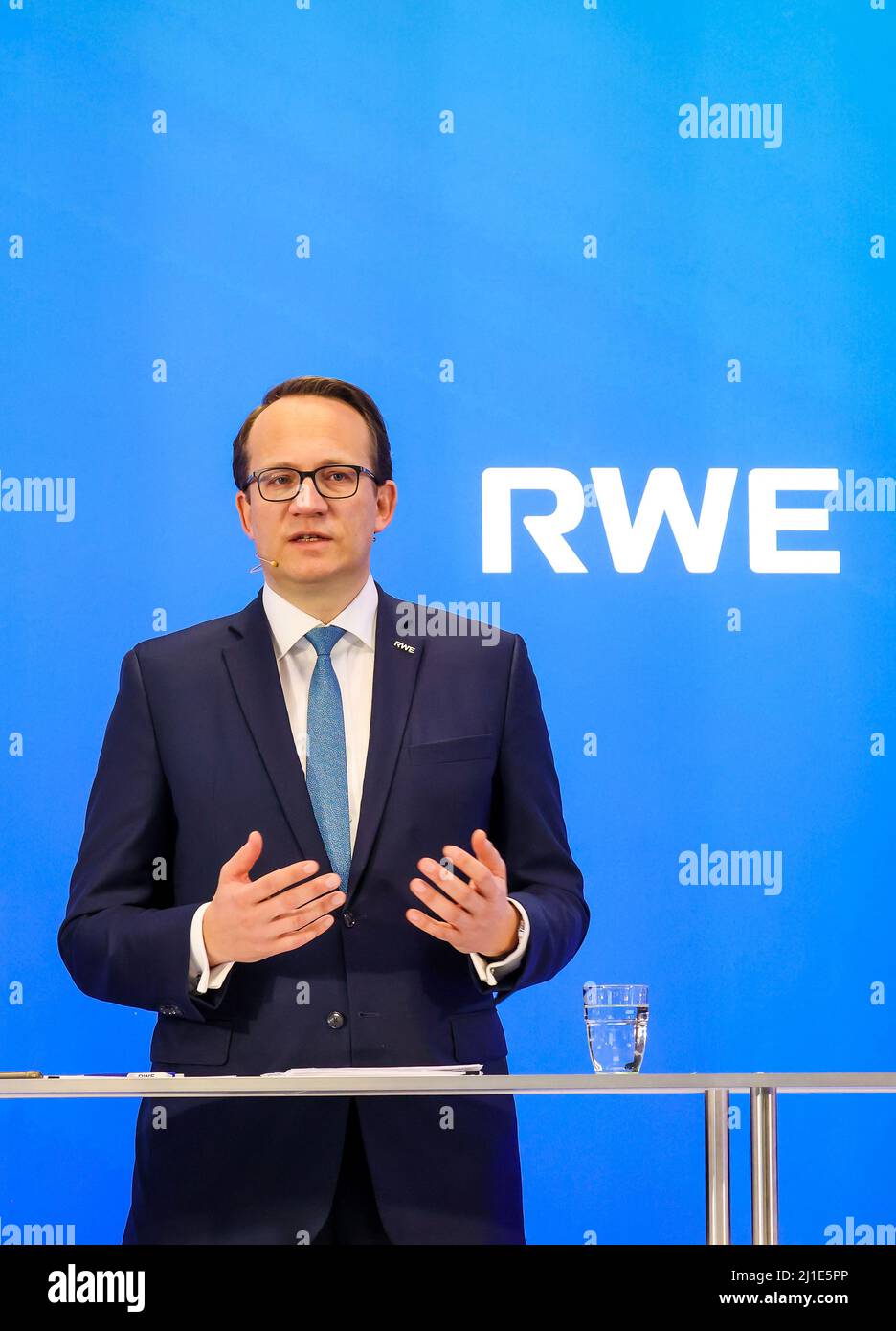 15.03.2022, Deutschland, Nordrhein-Westfalen, Essen - RWE-Vorstandsvorsitzender Markus Krebber bei der RWE-Jahrespressekonferenz. 00X220315D014KU Stockfoto